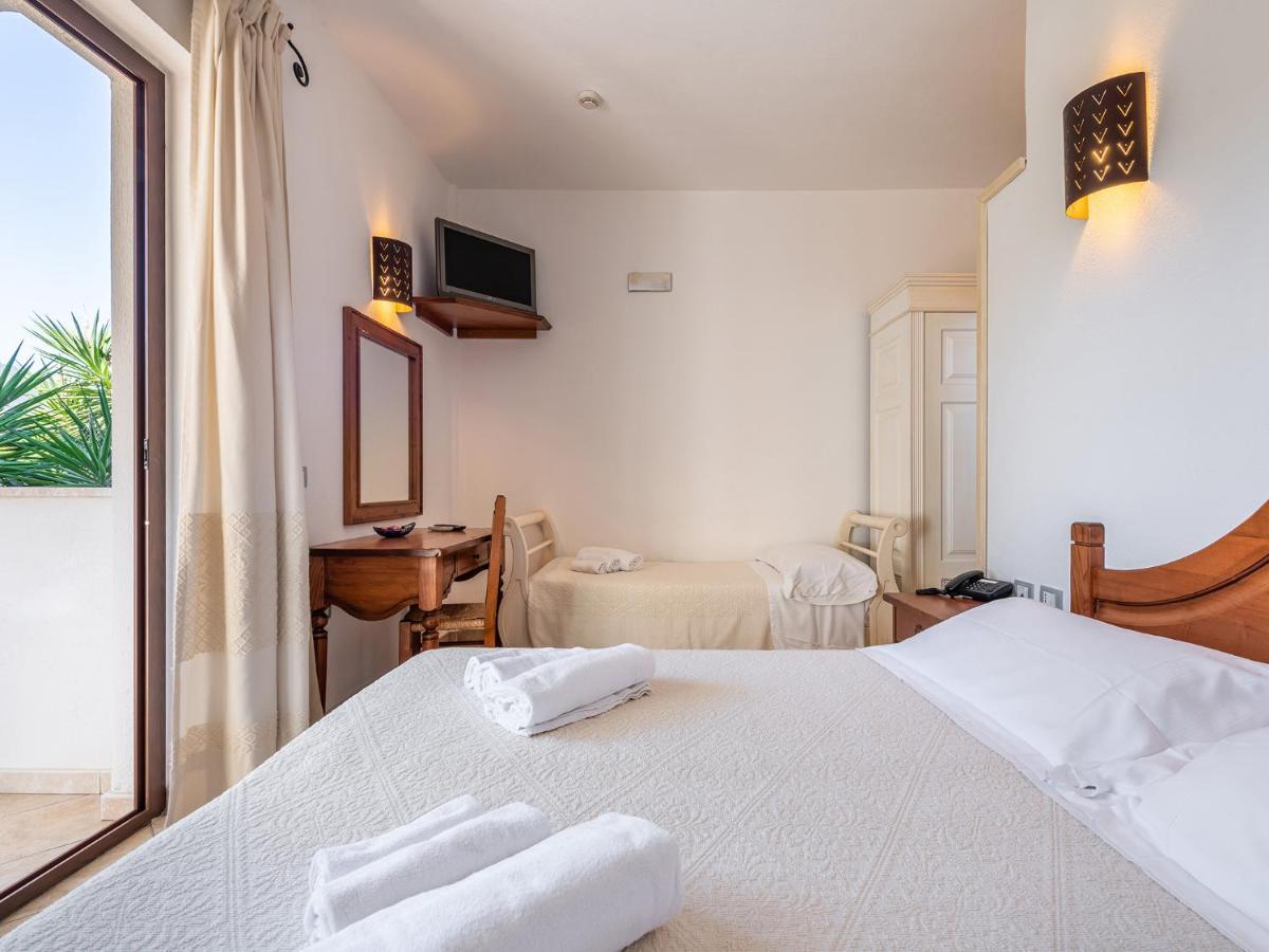 Hotel Raffael Villasimius Exterior photo
