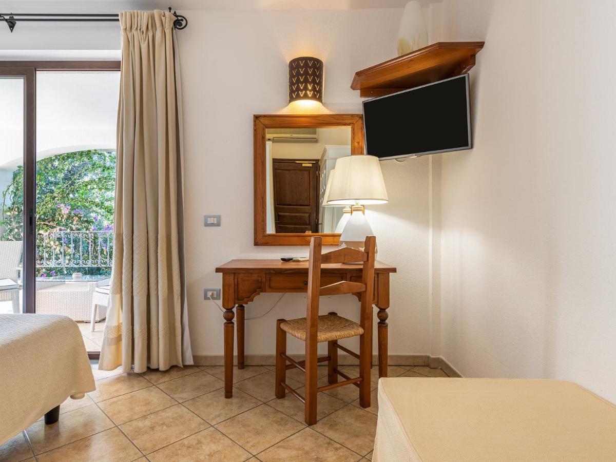 Hotel Raffael Villasimius Exterior photo